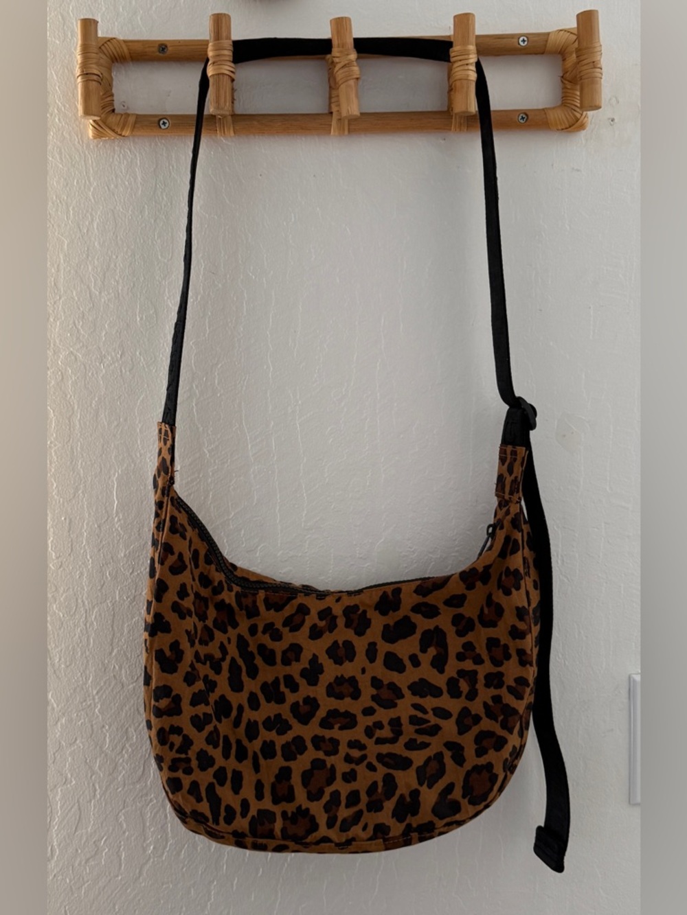 Baggu Leopard Print Crossbody Shoulder Bag - Brown
